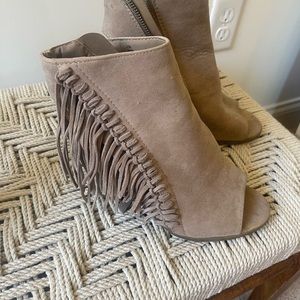 Tan suede peep toe booties with fringe 7 1/2